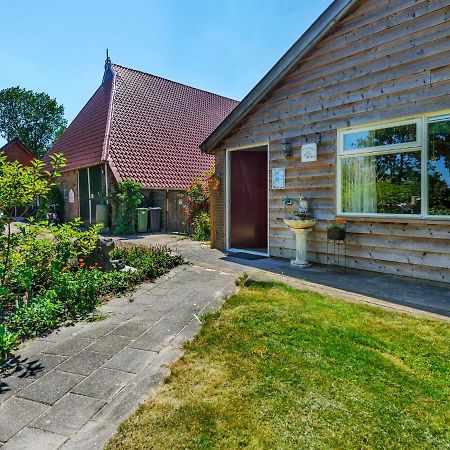 Enticing Holiday Home In Eastermar Near Burgumer Mar Lake Hoogzand 外观 照片
